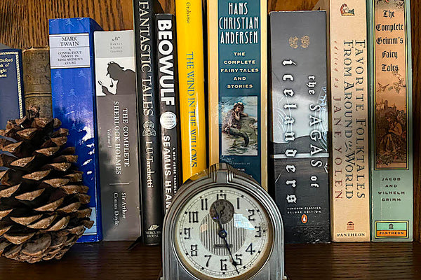HOUSE OF BRAGI: THE SPRY OBSERVATiONS: Lonely Bookcases and Icelandic Sagas